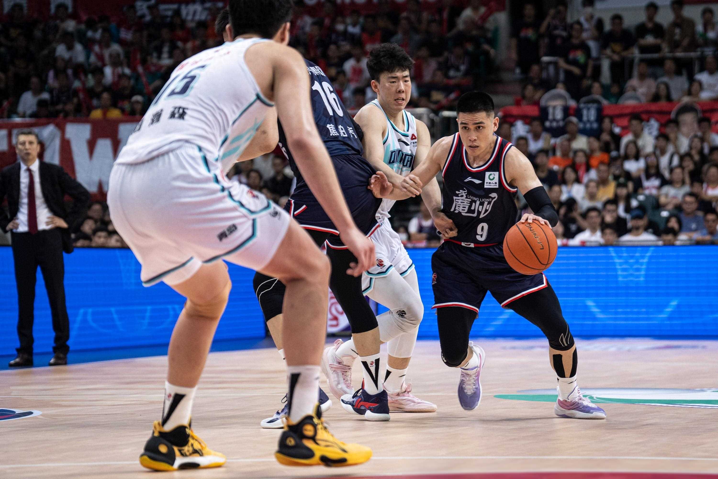 爱游戏中国-广州队集结日造点机会，志在欧联名次提升，底气十足，团队化学反应显著