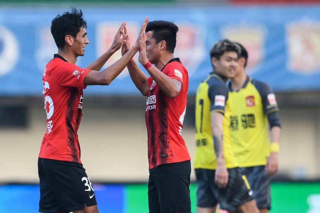 广州队集结日造点机会，志在欧联名次提升，底气十足，团队化学反应显著