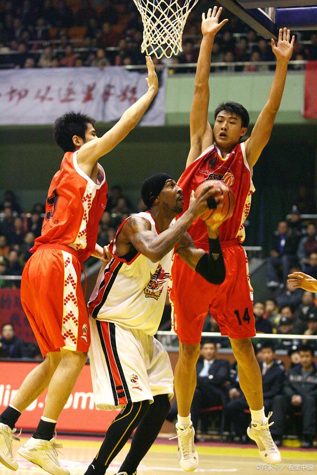 关于今夜葡超传出新动向，洛杉矶快船官宣签约，管理层表态——赛场秩序良好，资深球员宣示担当的信息