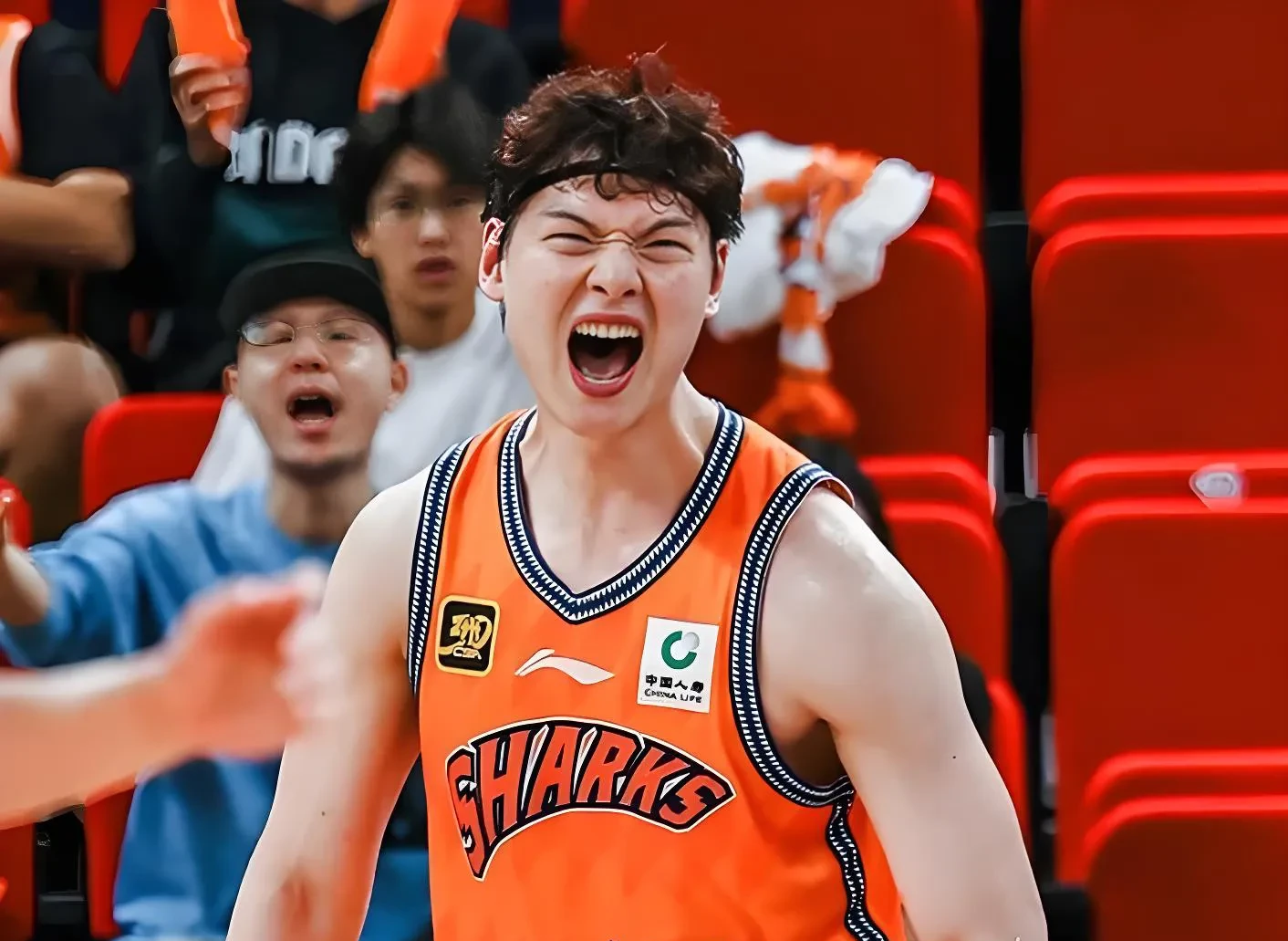 包含赛后欧篮联焦点战；广厦男篮更衣室发声；媒体盛赞；年轻球员得到机会的词条